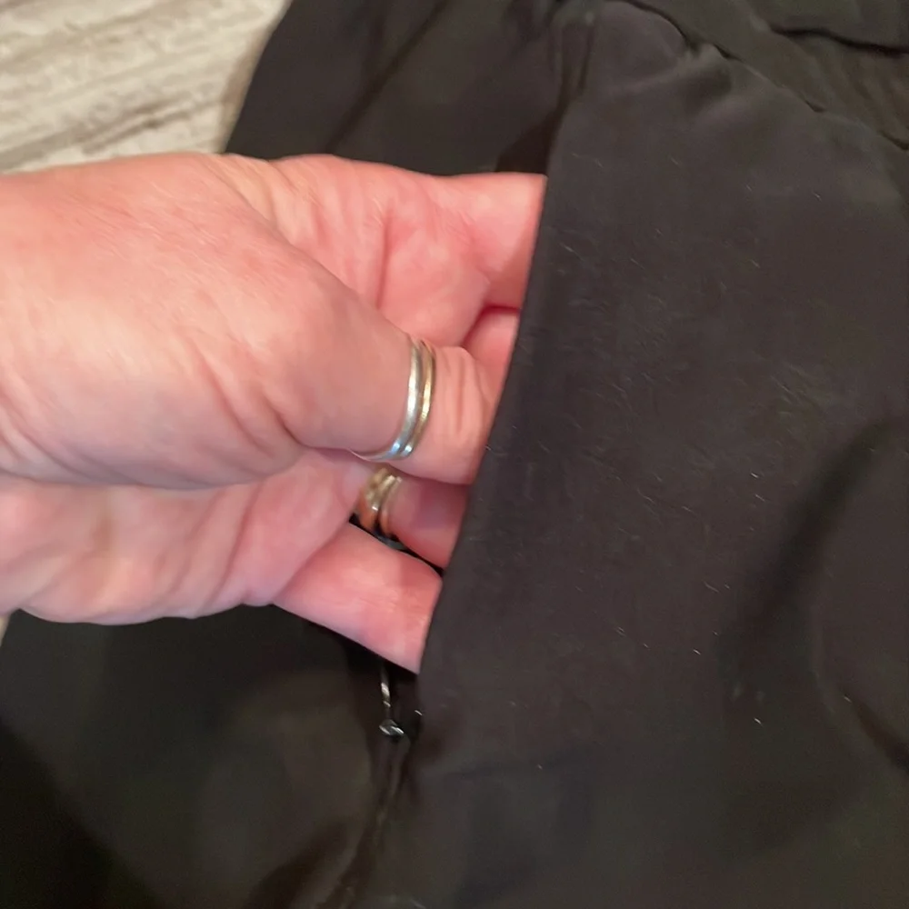 Black Nike shorts size small - Picture 4 of 5